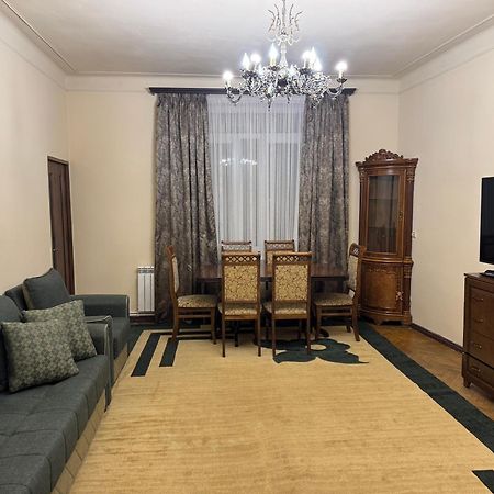 Apartments On Paronyan 15 เยเรวาน ภายนอก รูปภาพ